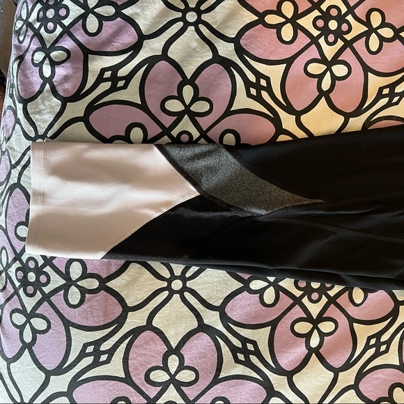 Athleta Capri Leggings! - Picture 5 of 11